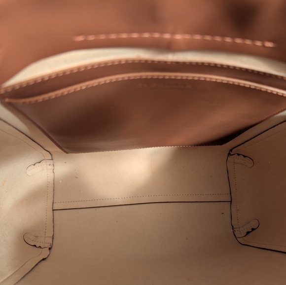Everlane The Form Bag In Cognac - Picture 12 of 14